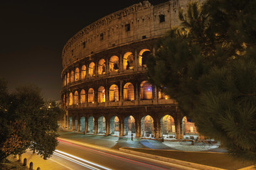 Fototapeta premium Colosseum by night