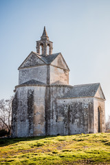 Fototapeta na wymiar Chapelle Sainte-Croix de l'Abbaye de Montmajour près d'Arles
