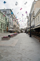 Obraz premium street in center of the city in the early morning