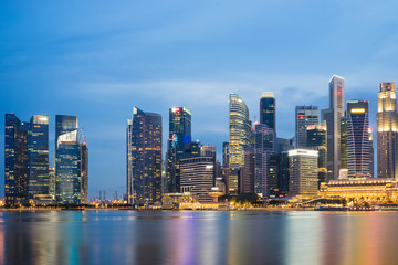 Fototapeta na wymiar Singapore skyline cityscape at twilight at Marina Bay
