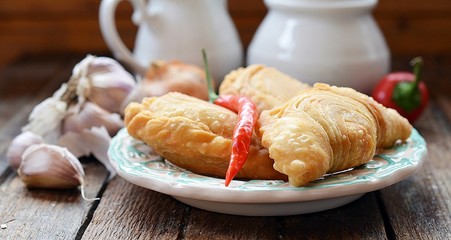 Азиатские жареные пирожки с овощами