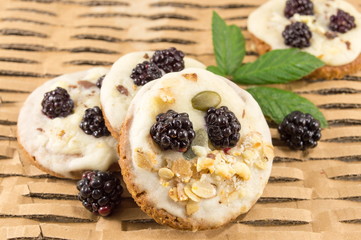 fresh blackberry cookies