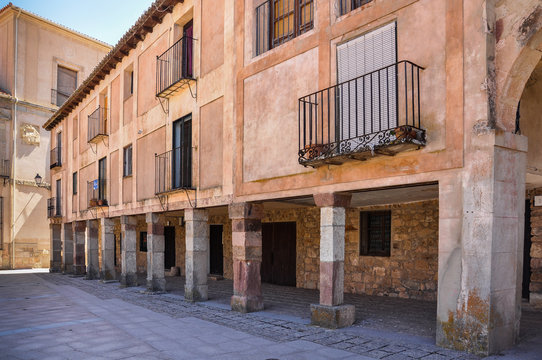Detalle de la Plaza Mayor de Medinaceli, Soria, Espa&ntilde;a