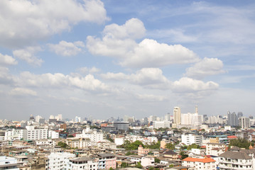Obraz premium Bangkok city with skyscape and sky in the day