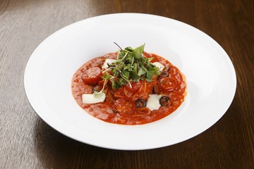 pomodoro pasta on plate