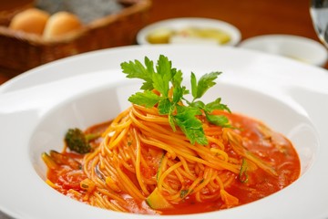 pomodoro pasta on plate