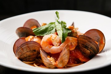 seafood tomato sauce spaghetti