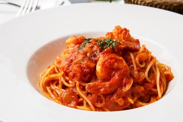shrimp tomato sauce pasta