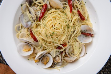 vongole on table