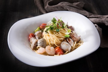 vongole on table