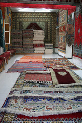 Tienda de alfombras en Tanger, Marruecos.