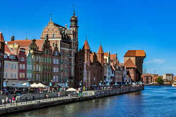 The most famous cityscape of Gdansk with the historic crane, Poland - obrazy, fototapety, plakaty