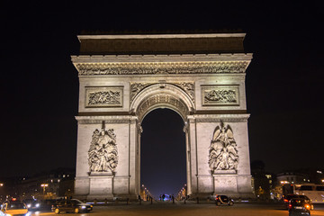 Fototapeta na wymiar Arc de Triumph by night