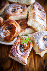 sweet rolls with raisins