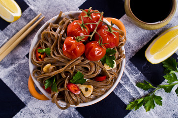 Buckwheat noodles with vegetables