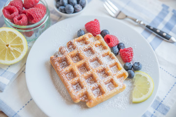 Waffeln mit Beeren 