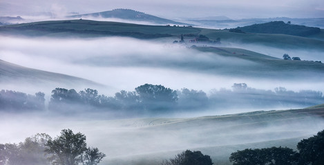 Fototapeta premium Misty Valley of Tuscany