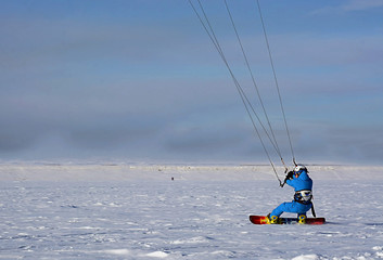 Snow kiting on lake Bakal