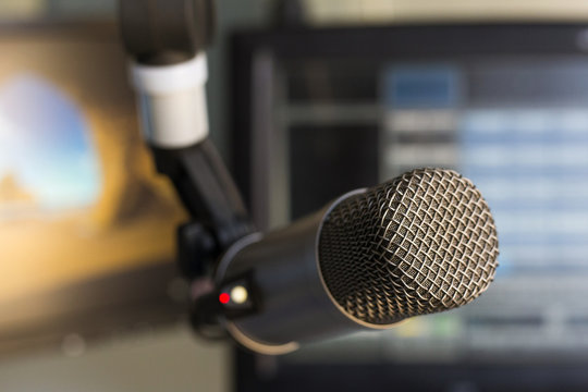 Microphone