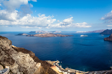 Widok na Morze Egejskie z wyspy Santorini, Thira, Grecja - obrazy, fototapety, plakaty
