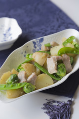 新ジャガと春野菜の塩こうじ炒め