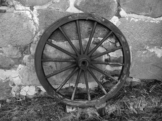 Fototapeta na wymiar Old wagon wheel