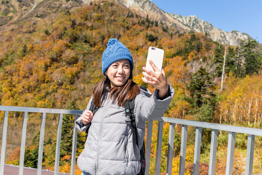 Woman taking selfie in Mount Tate