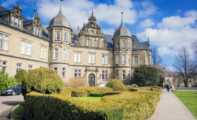 Fototapeta na wymiar Ein Alter Schloss Bückeburg am sonnigen Tag