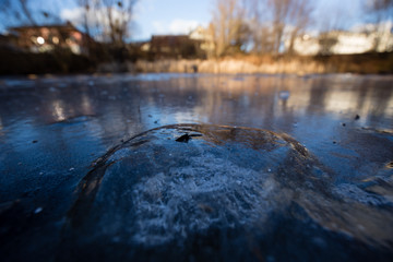 Eisblase am Teich