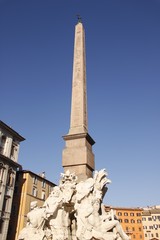 Fototapeta na wymiar Colonne de la Place Navone à Rome, Italie