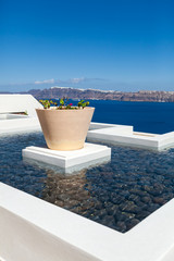 Santorini, Grecja, Akrotiri - Luksusowy Resort z basenami i widokiem na morze - Maison Des Lys  - obrazy, fototapety, plakaty