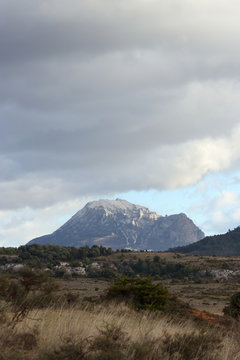 Pic de Bugarach dans les Corbi&egrave;res, France