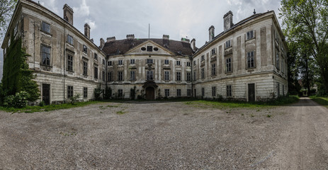 verlassenes schloss panorama