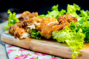 fried chicken wings with sauce