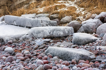 Winter pattern on the sea rocks