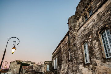 Dans les rues d'Arles, porte de la Camargue