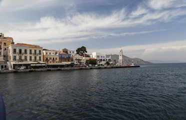 Fototapeta na wymiar Порт острова Сими. Греция