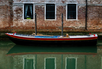 Fototapeta na wymiar Venice Canal Boat