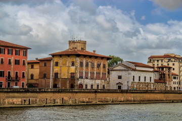 Fototapeta na wymiar Pisa am Arno