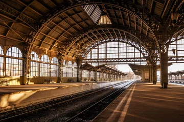Fotobehang Treinstation Vitebsky treinstation tijdens zonsondergang