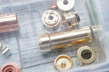 Rebuild vaping device gadget for vaper