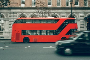 Papier Peint photo Lavable Bus rouge de Londres Taxi en mouvement, bus rouge de Londres en gare, spécial pour toile