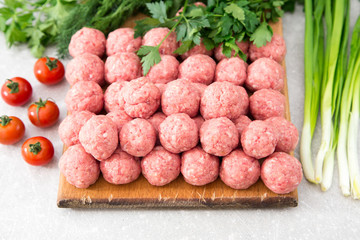 Raw meatballs