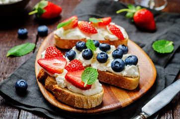 Strawberry and blueberry ricotta sandwiches