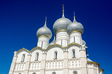 Fototapeta na wymiar Rostov Kremlin. The Domes of the Assumption Cathedral. Rostov, Yaroslavl oblast, Russia