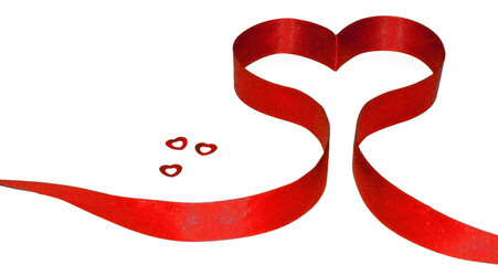 Rote Banderole in Herzform mit kleinen Herzchen
