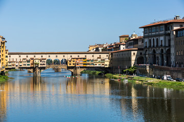 Fototapeta na wymiar View of the Ponte Vecchio in Florence