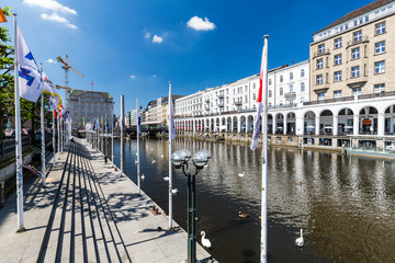 Exterior view of the Alsterarkaden and the lake Kleine Alster in - 134152795