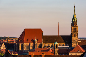 Fototapeta premium View of St. Lorenz Church in the old town part of Nuremberg