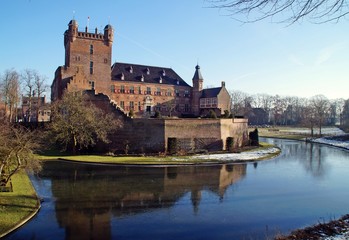 Fototapeta na wymiar Schloss Huis Bergh in den Niederlanden 